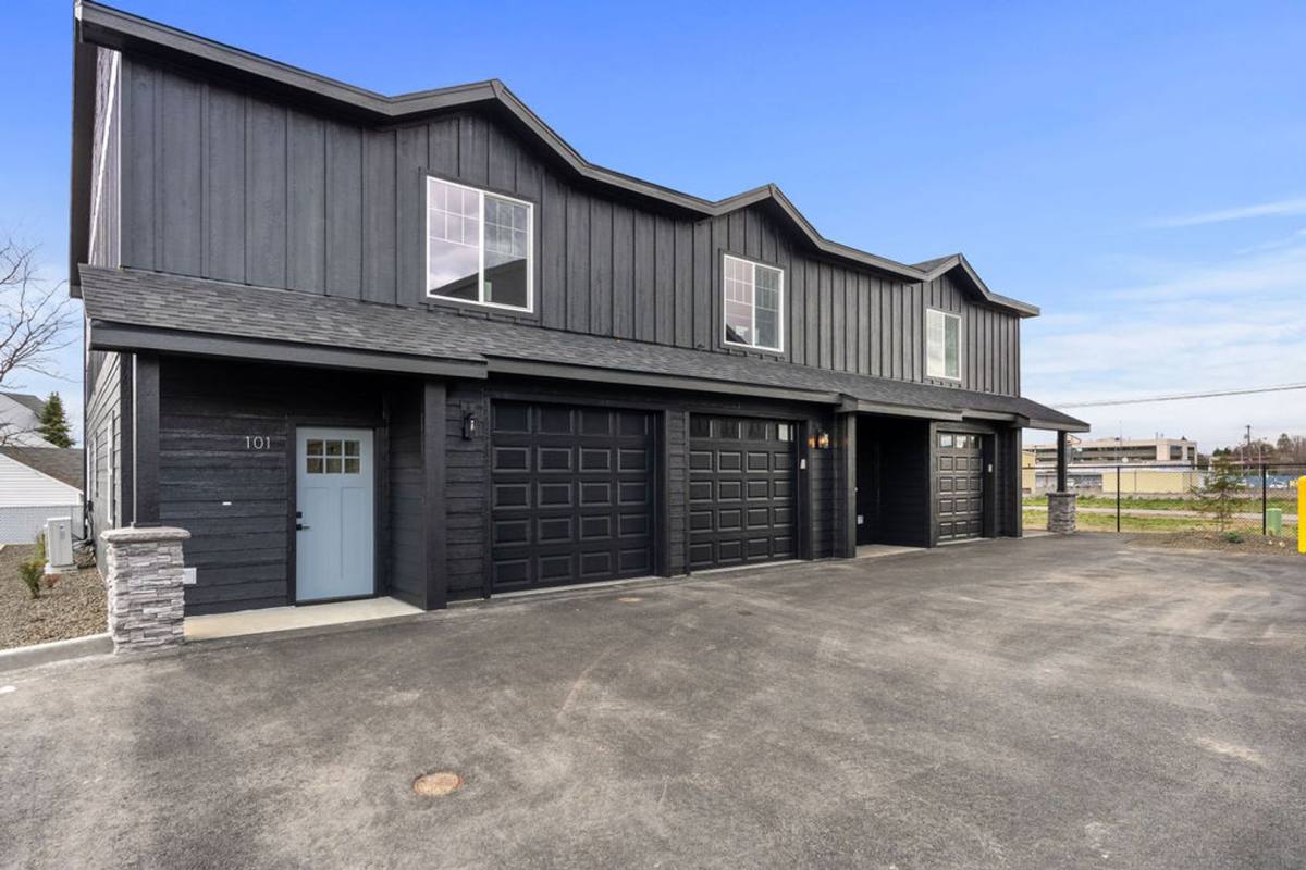 Townhouse for rent at 202 S Union Rd, Spokane, WA 99206