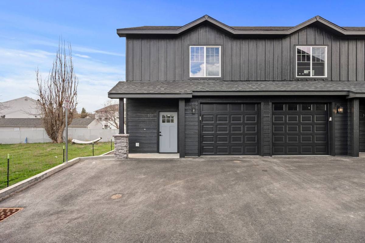 Townhouse for rent at 202 S Union Rd, Spokane, WA 99206