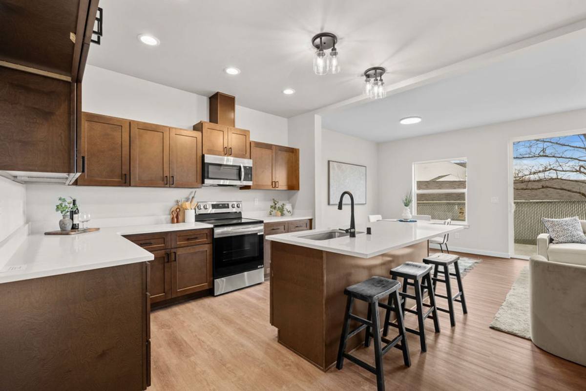 Townhouse for rent at 202 S Union Rd, Spokane, WA 99206