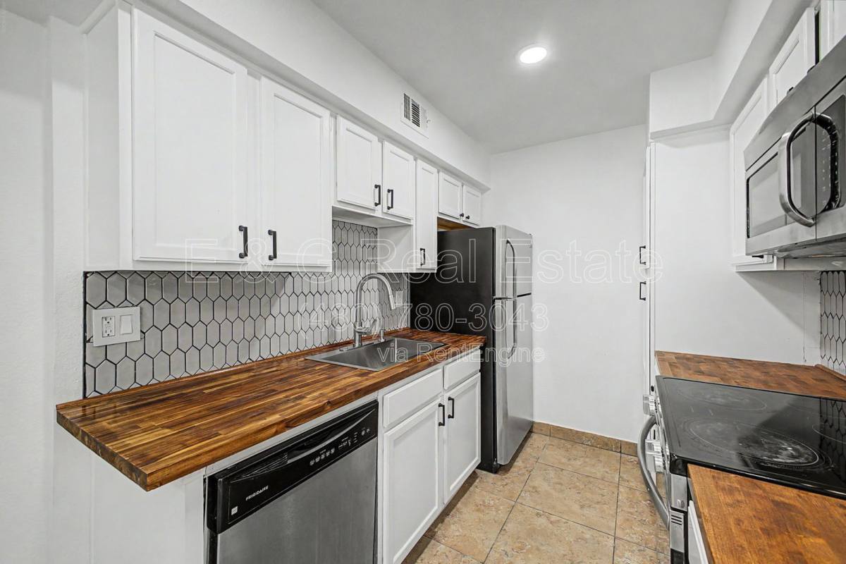 Condo for rent at 2625 E Indian School Rd #141, Phoenix, AZ 85016