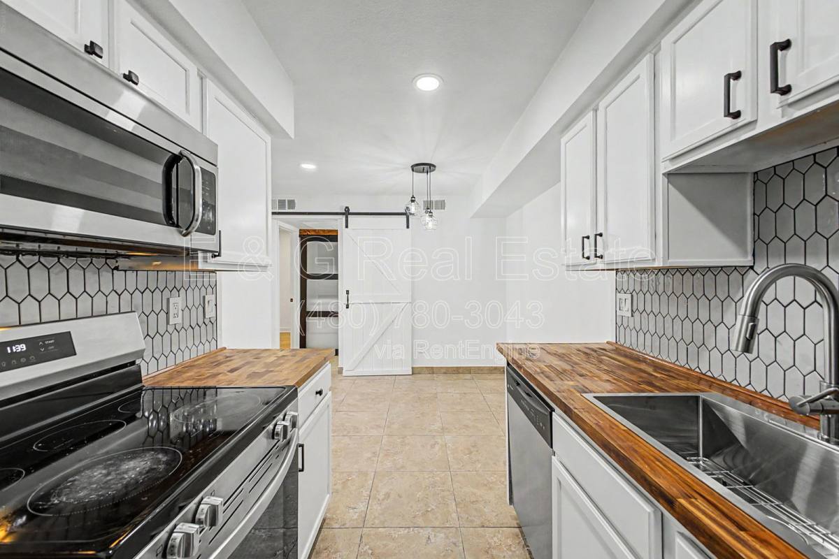 Condo for rent at 2625 E Indian School Rd #141, Phoenix, AZ 85016