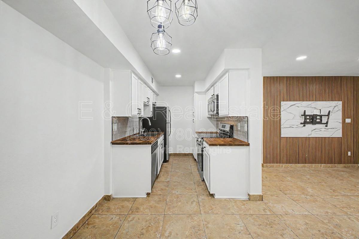 Condo for rent at 2625 E Indian School Rd #141, Phoenix, AZ 85016