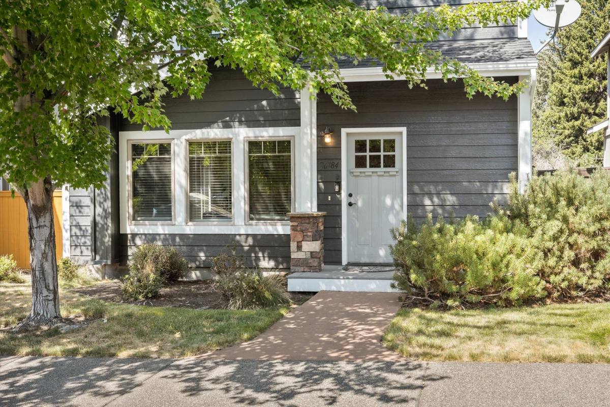 House for rent at 20184 Merriewood Lane, Bend, OR 97701