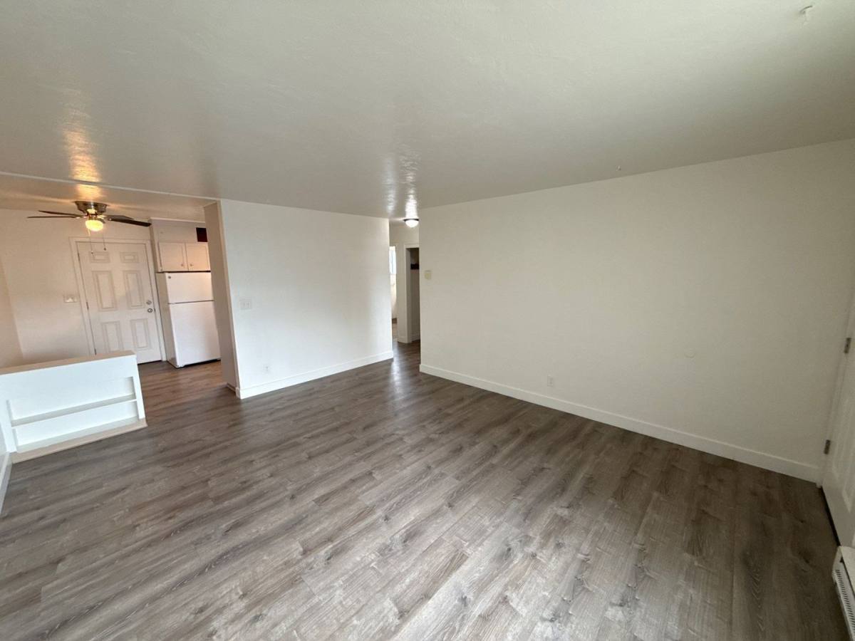 Apartment for rent at 1835 Beach Ave NE, Salem, OR 97301
