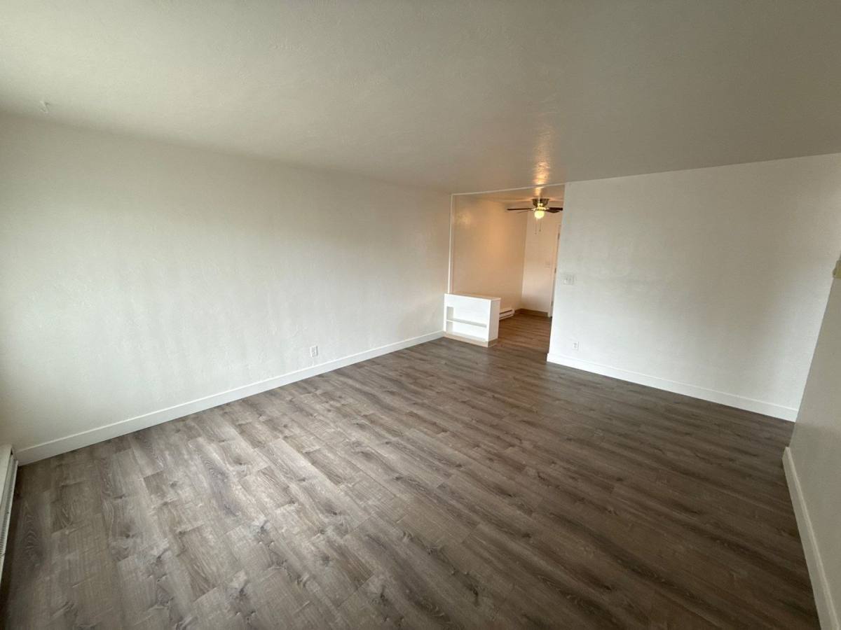 Apartment for rent at 1835 Beach Ave NE, Salem, OR 97301