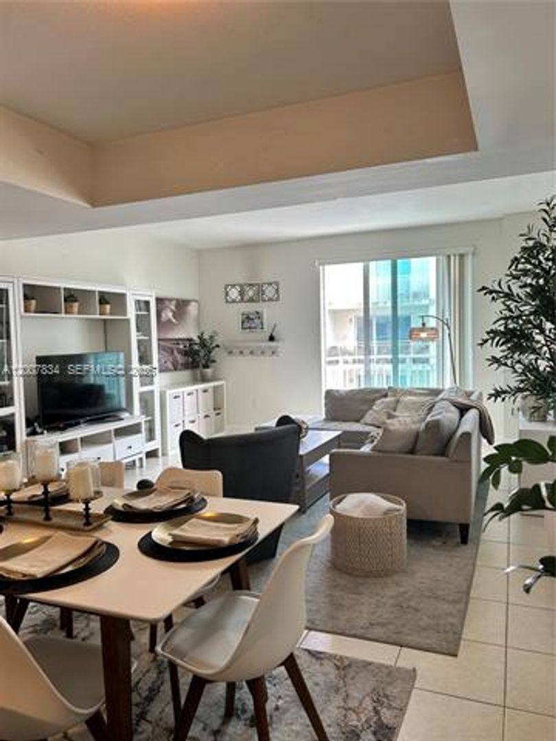 Apartment for rent at 7275 SW 90th St, Miami, FL 33156