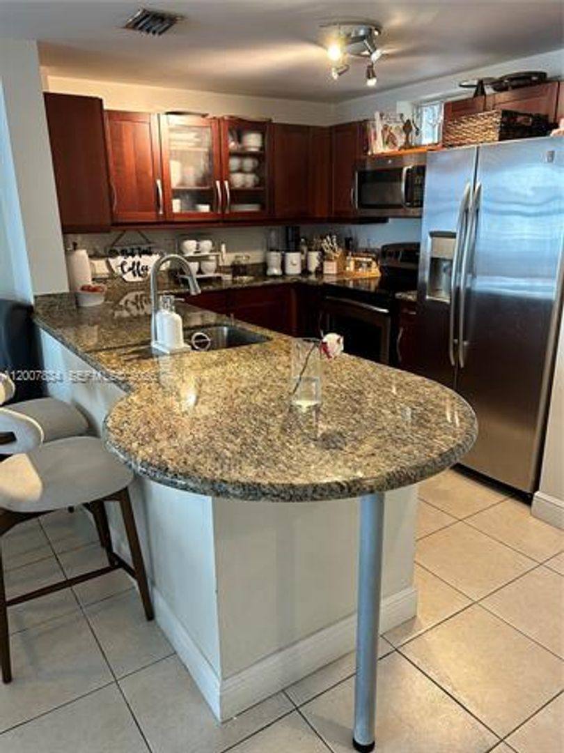 Apartment for rent at 7275 SW 90th St, Miami, FL 33156