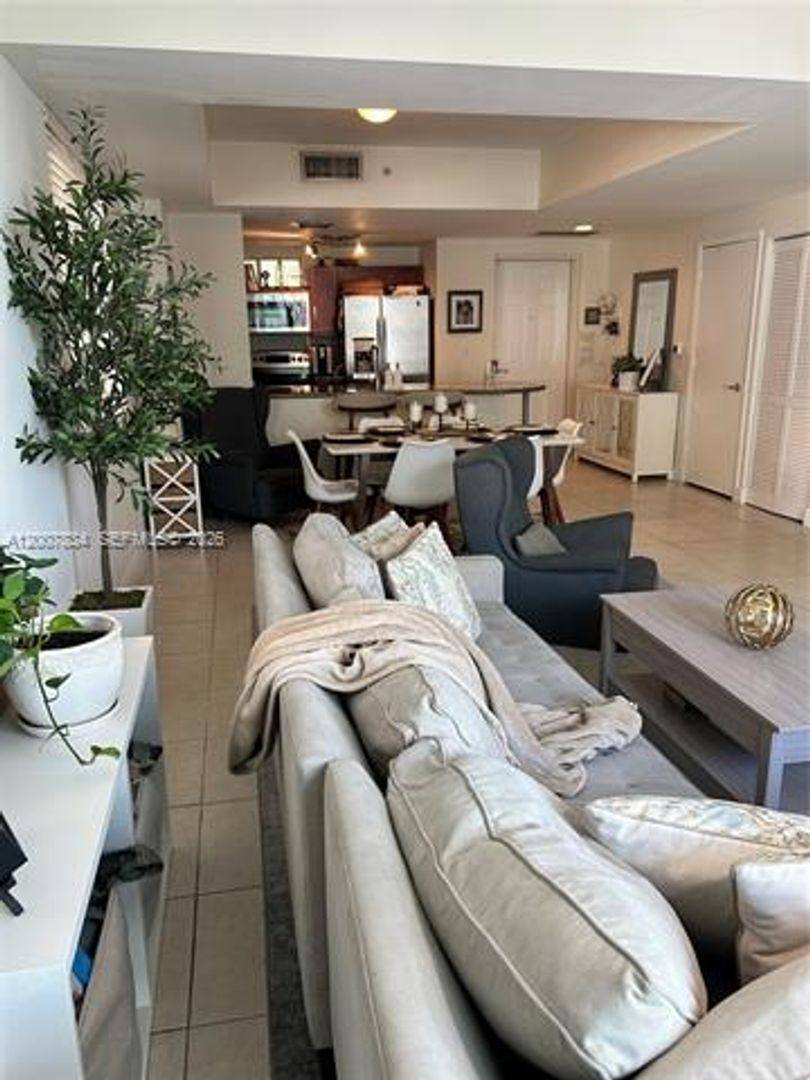 Apartment for rent at 7275 SW 90th St, Miami, FL 33156