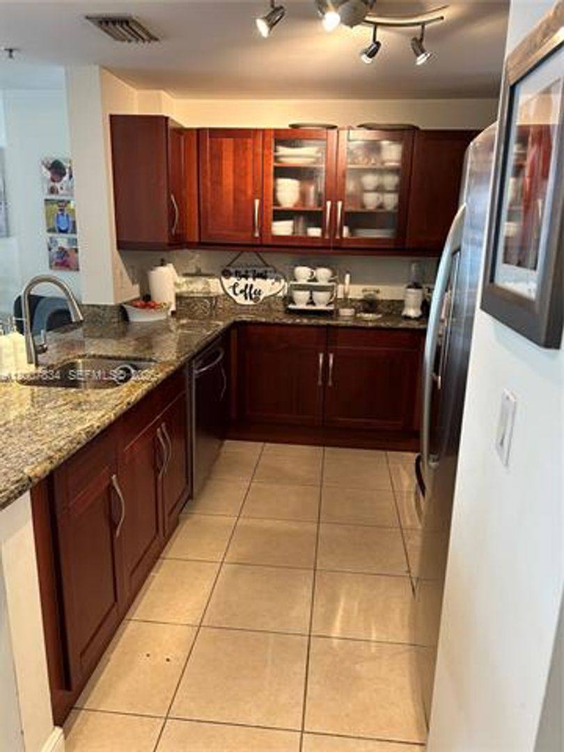 Apartment for rent at 7275 SW 90th St, Miami, FL 33156