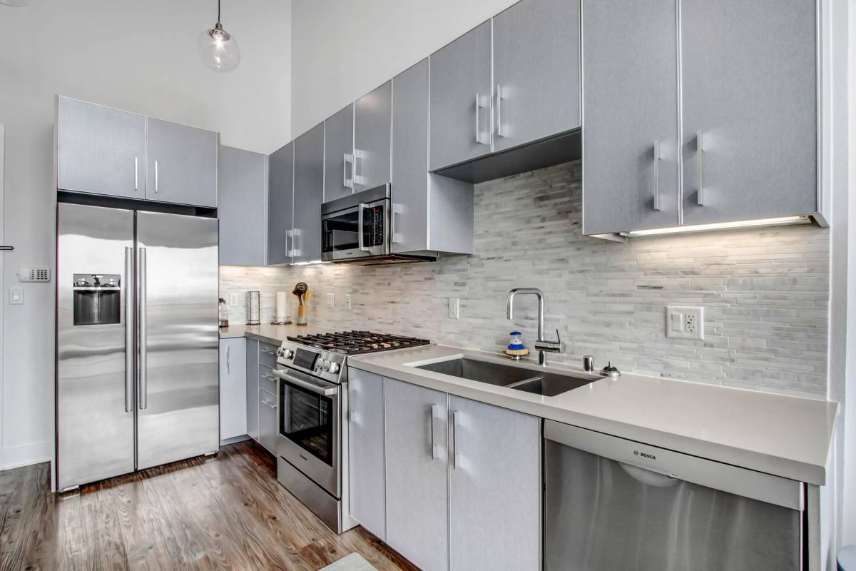 Apartment for rent at 1168 S Barrington Ave, Los Angeles, CA 90049
