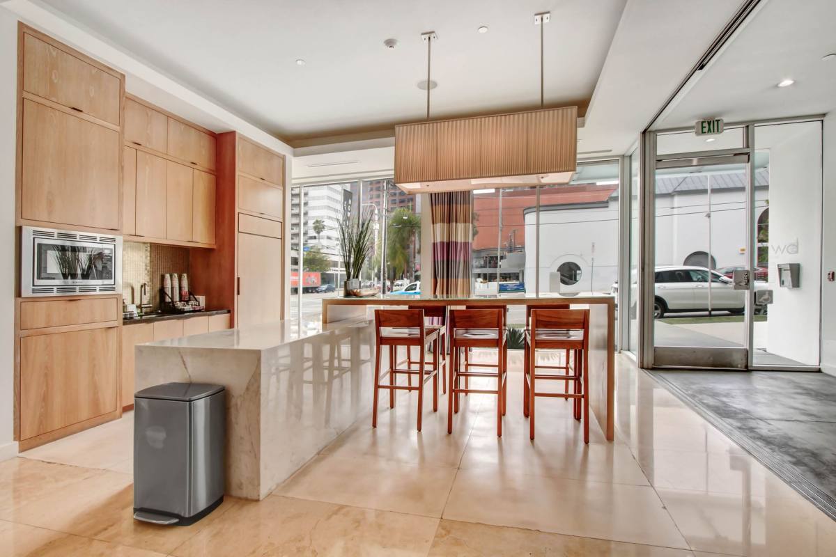 Apartment for rent at 1168 S Barrington Ave, Los Angeles, CA 90049