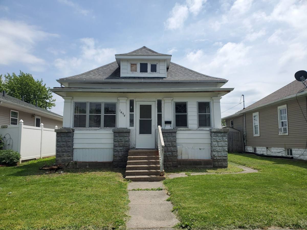 House for rent at 1454 18th St, East Moline, IL 61244