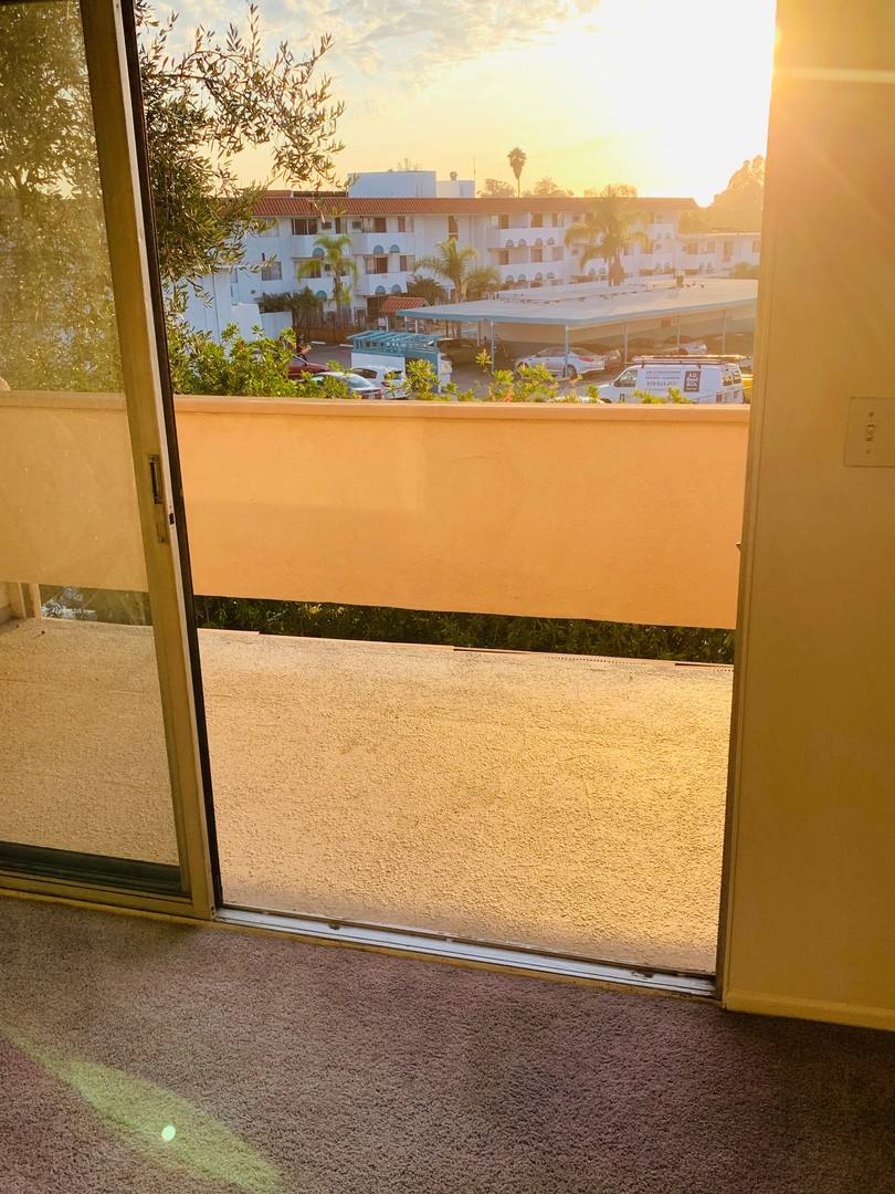 Condo for rent at 3250 Ashford St #H, San Diego, CA 92111