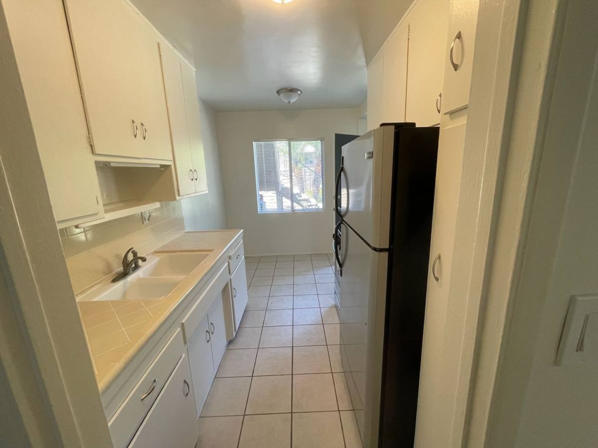 Apartment for rent at 2902-2904 E Mariquita St, Long Beach, CA 90803