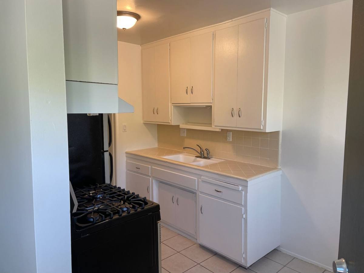 Apartment for rent at 2902-2904 E Mariquita St, Long Beach, CA 90803