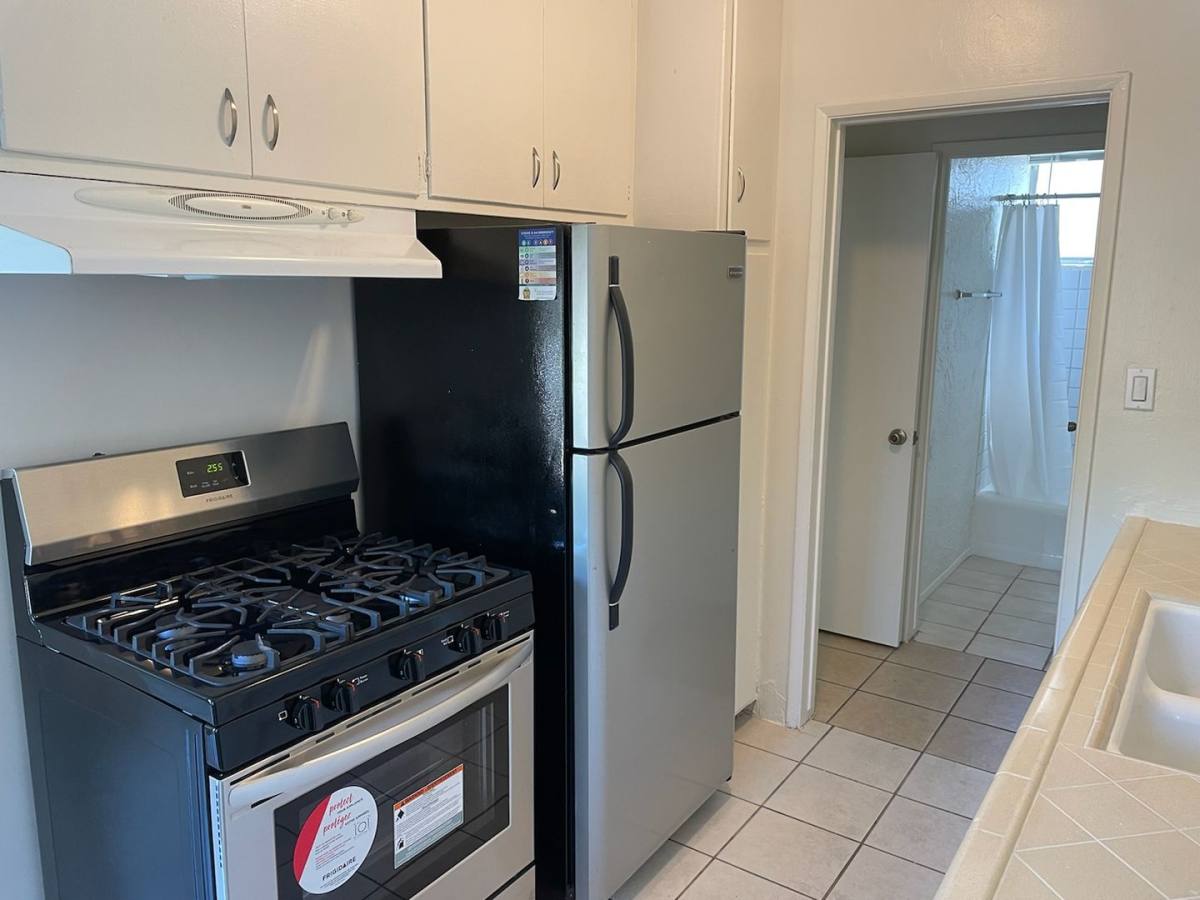 Apartment for rent at 2902-2904 E Mariquita St, Long Beach, CA 90803