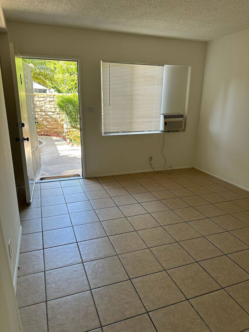 Apartment for rent at 2902-2904 E Mariquita St, Long Beach, CA 90803