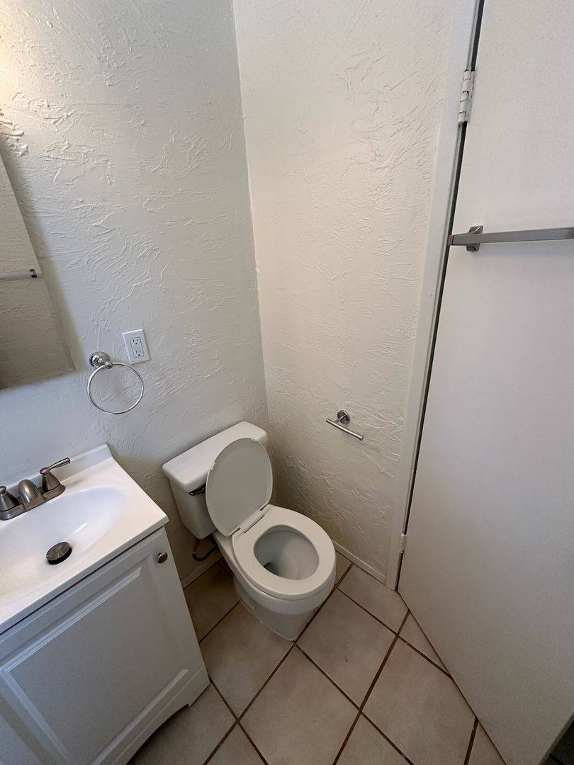 Apartment for rent at 2902-2904 E Mariquita St, Long Beach, CA 90803
