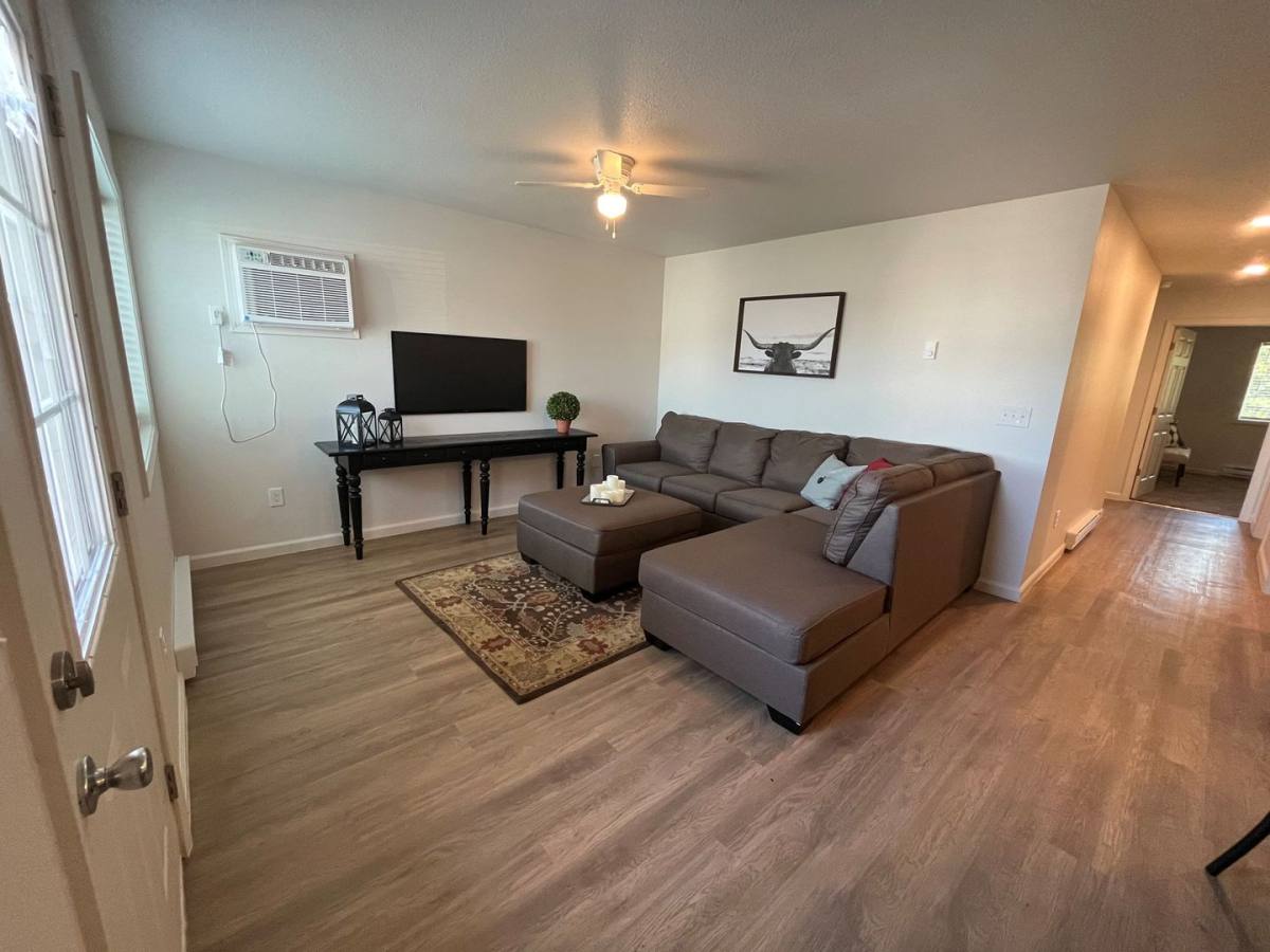 Apartment for rent at 1555 E Milwaukee Ave, Storm Lake, IA 50588