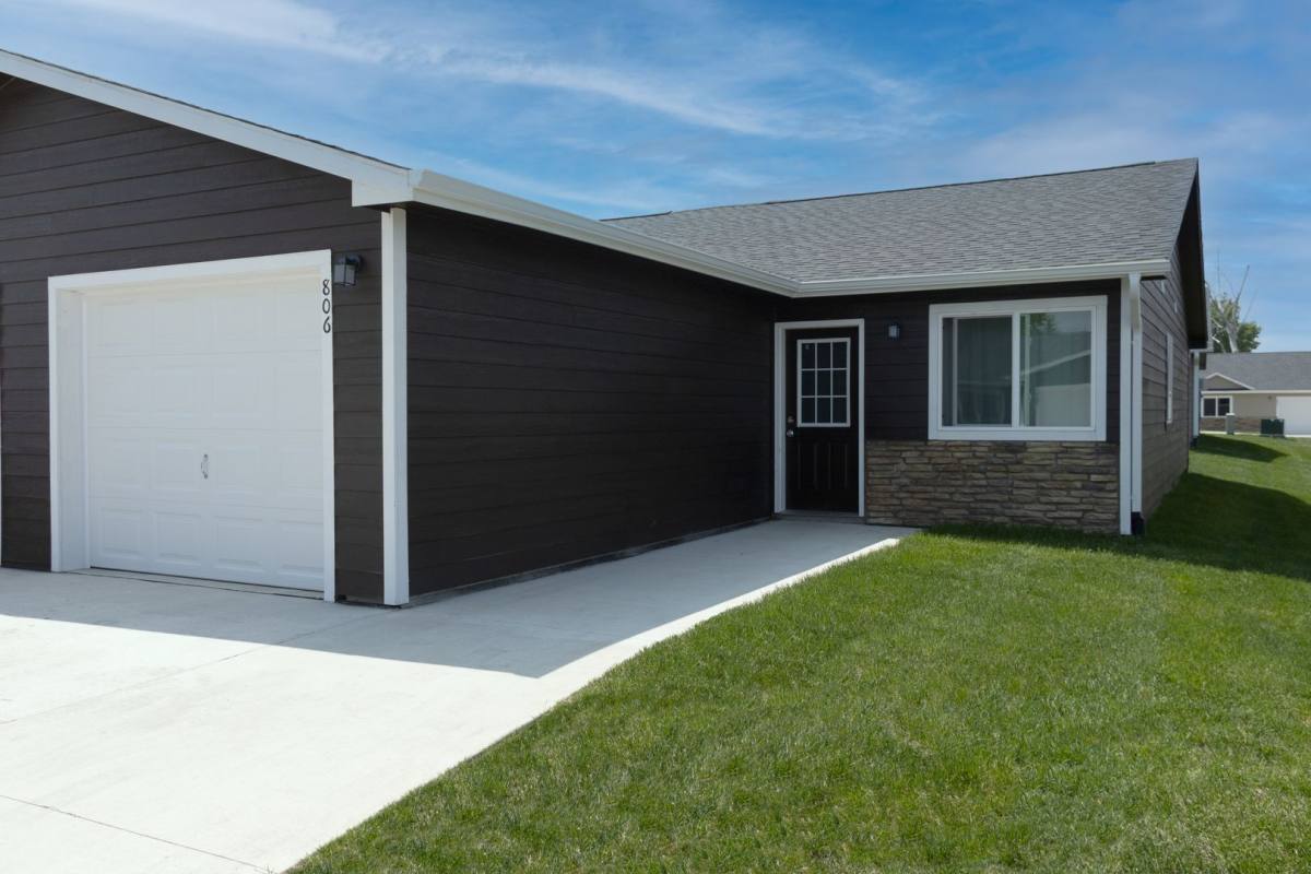 Apartment for rent at 1555 E Milwaukee Ave, Storm Lake, IA 50588