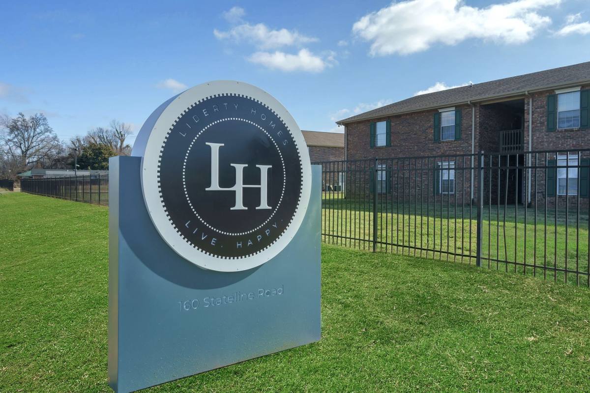 Apartment for rent at 160 State Line Rd, Clarksville, TN 37042