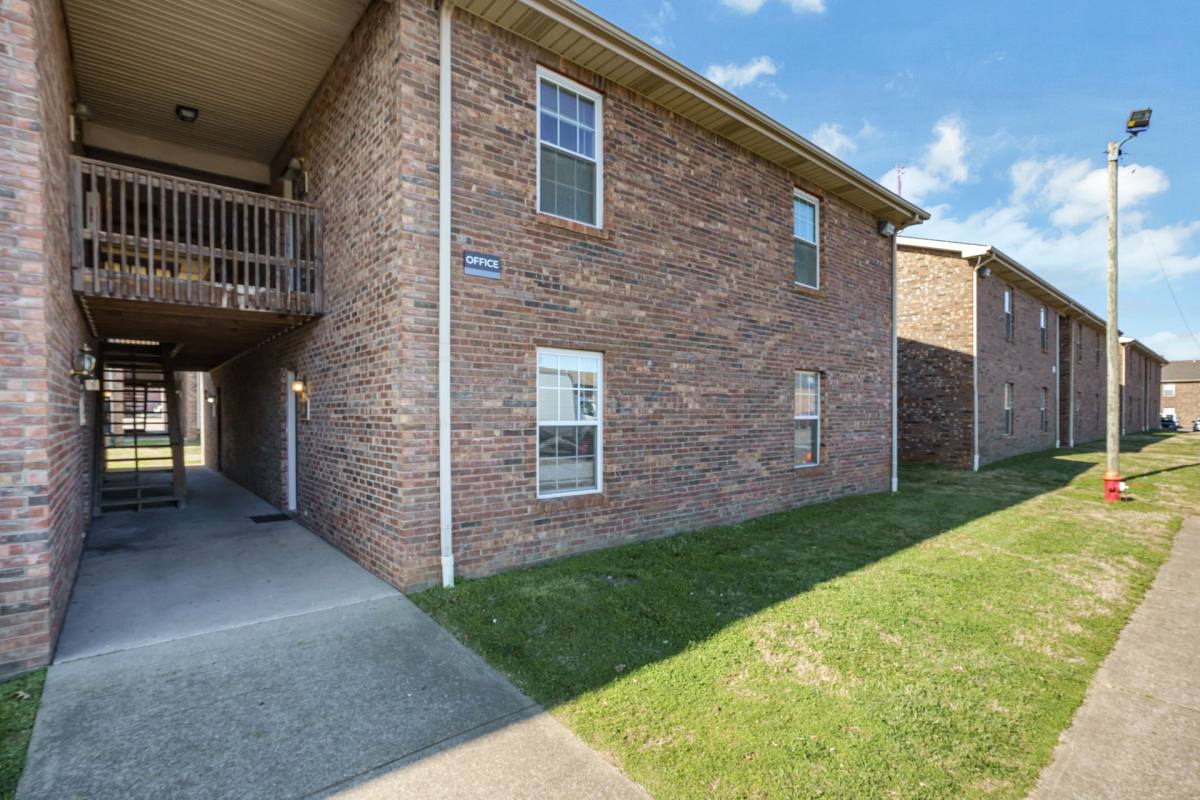 Apartment for rent at 160 State Line Rd, Clarksville, TN 37042
