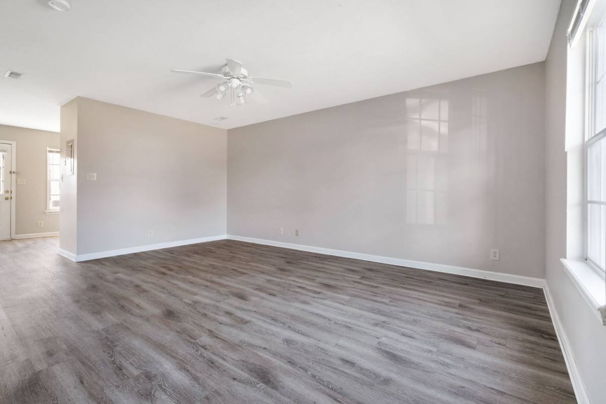 Apartment for rent at 160 State Line Rd, Clarksville, TN 37042