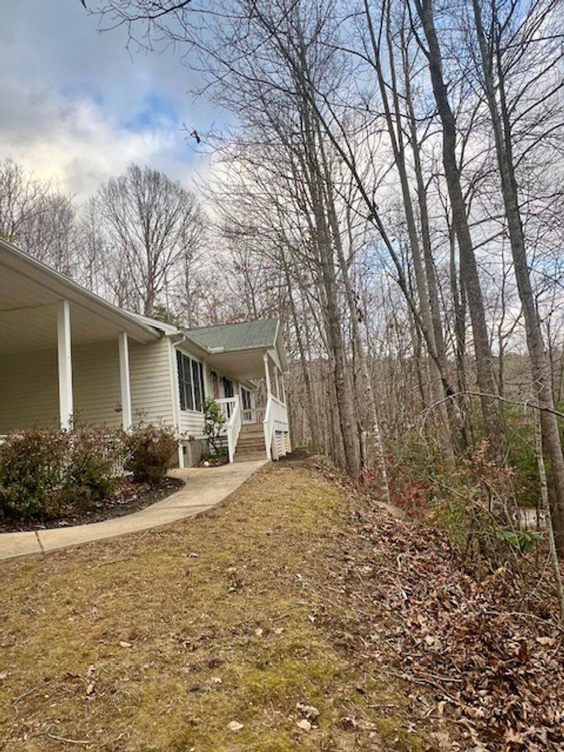 House for rent at 20 Rocky Creek Trail, Swannanoa, NC 28778
