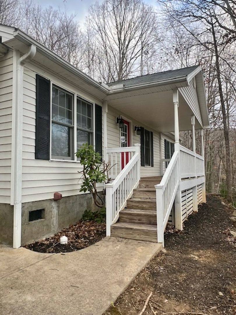 House for rent at 20 Rocky Creek Trail, Swannanoa, NC 28778