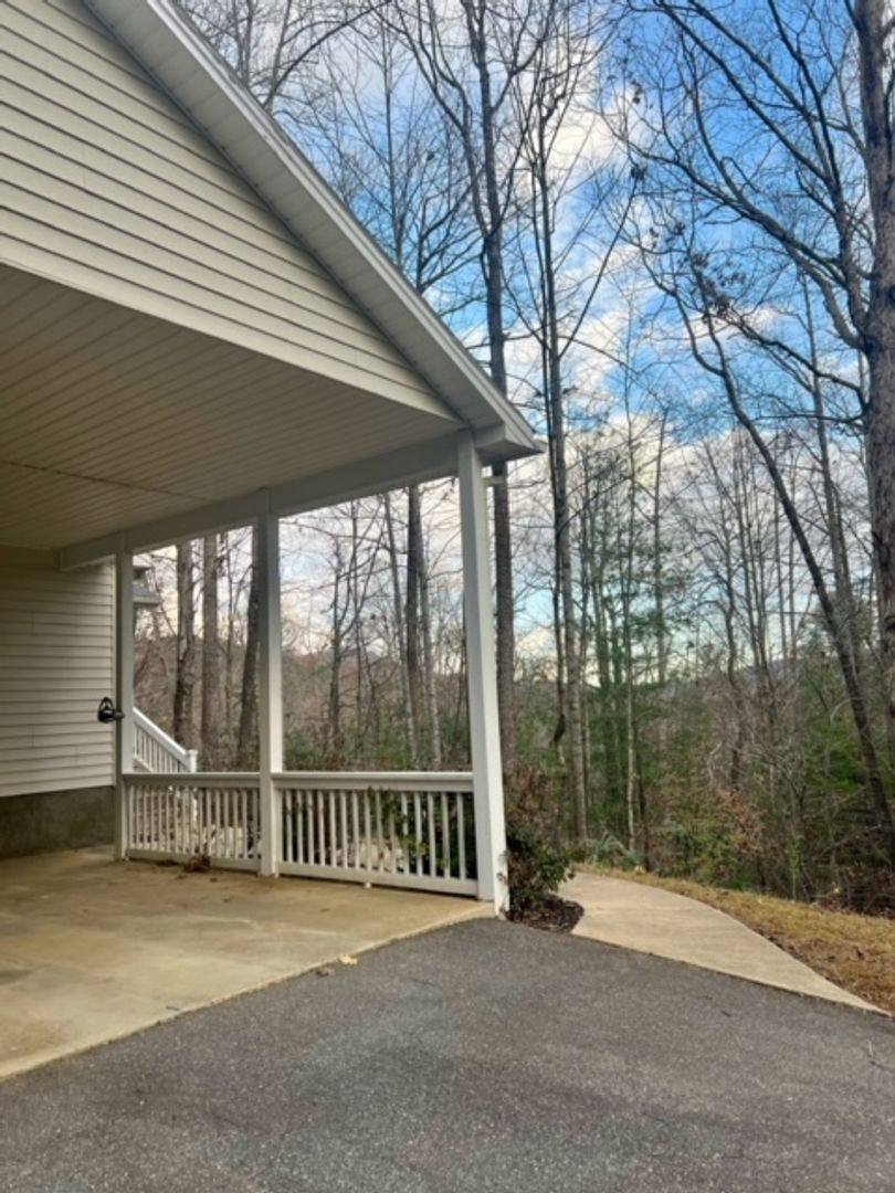 House for rent at 20 Rocky Creek Trail, Swannanoa, NC 28778