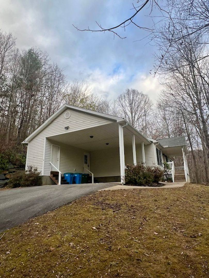House for rent at 20 Rocky Creek Trail, Swannanoa, NC 28778