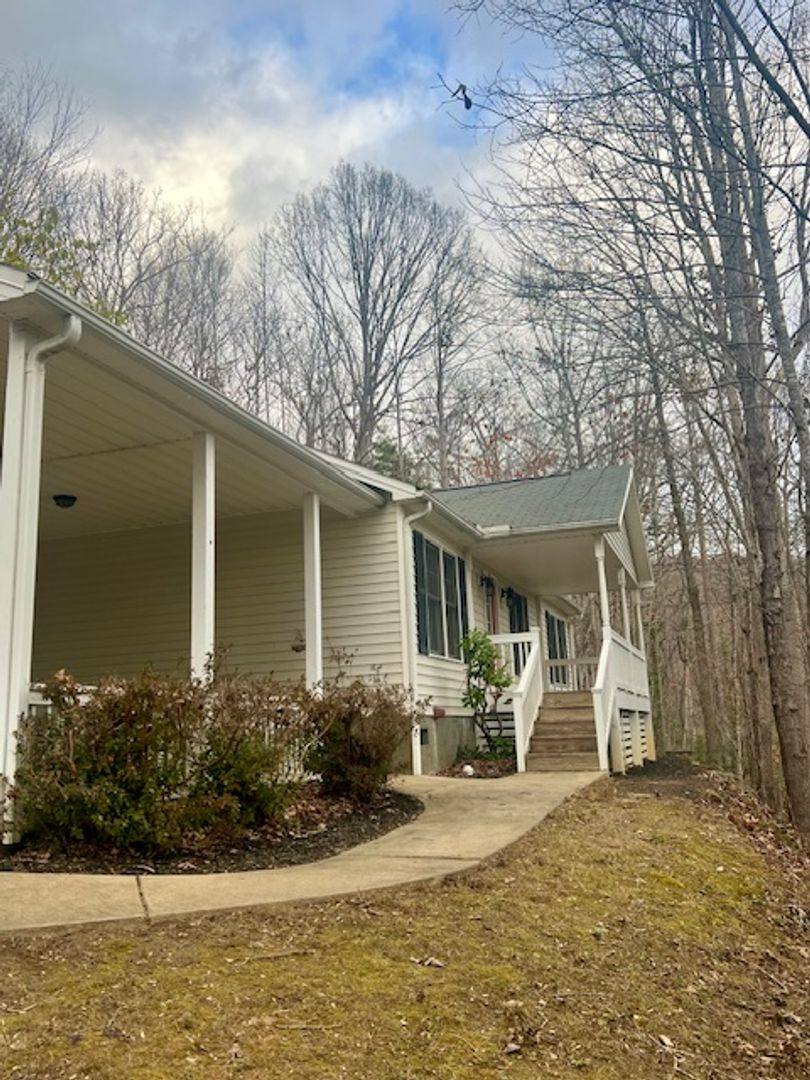 House for rent at 20 Rocky Creek Trail, Swannanoa, NC 28778