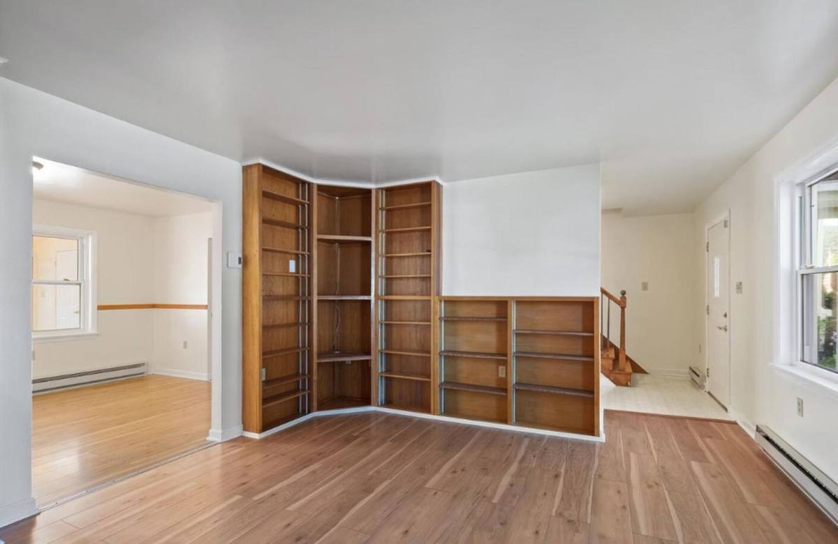 House for rent at 25 N Maple Ave, Smithsburg, MD 21783