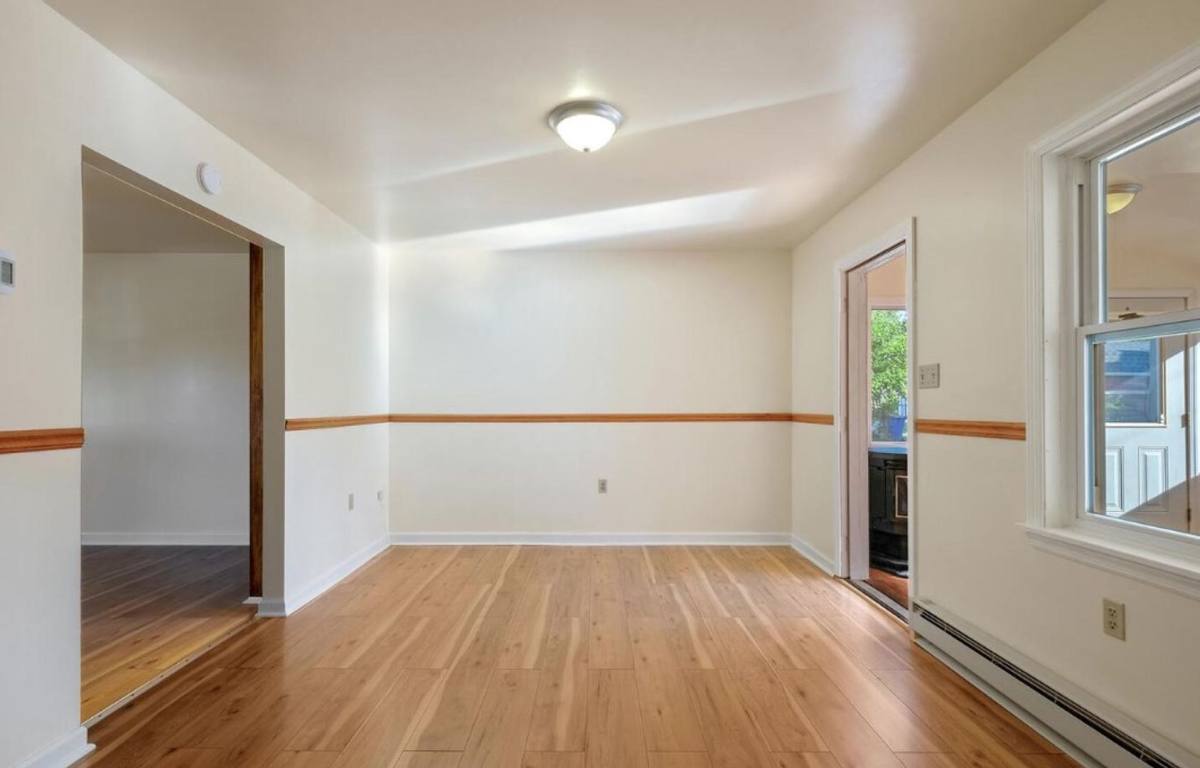 House for rent at 25 N Maple Ave, Smithsburg, MD 21783