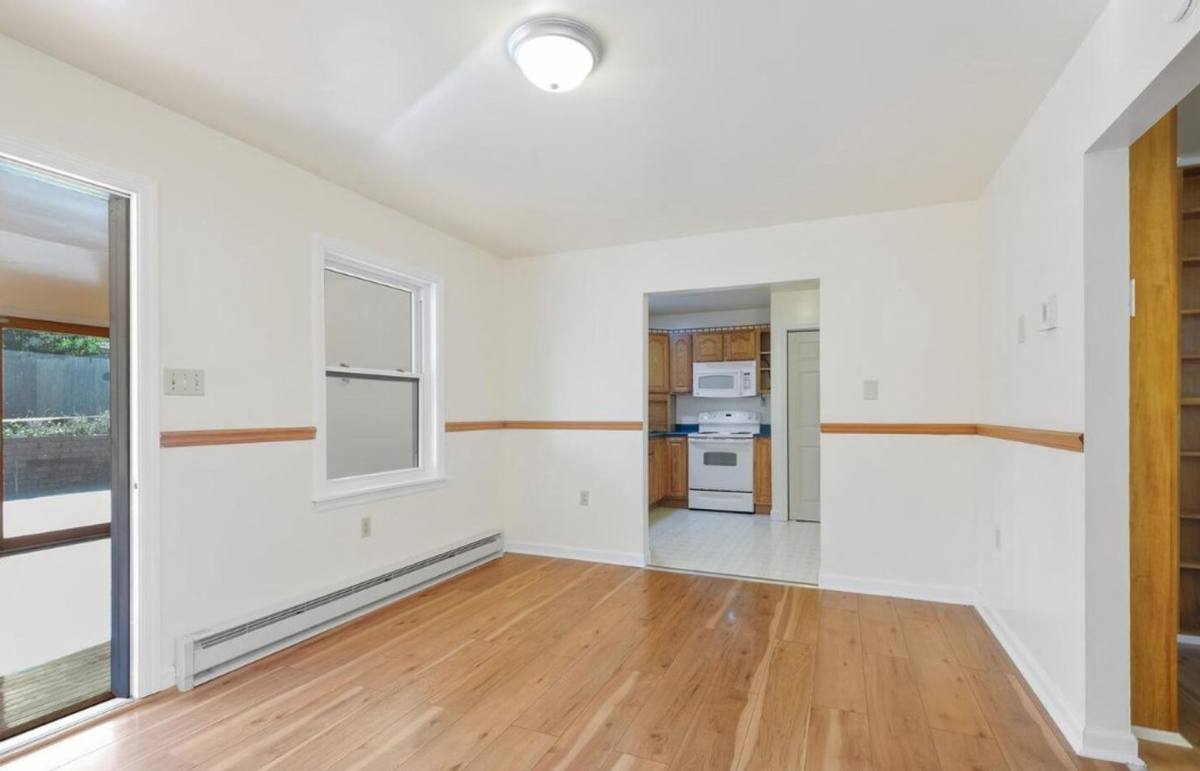 House for rent at 25 N Maple Ave, Smithsburg, MD 21783
