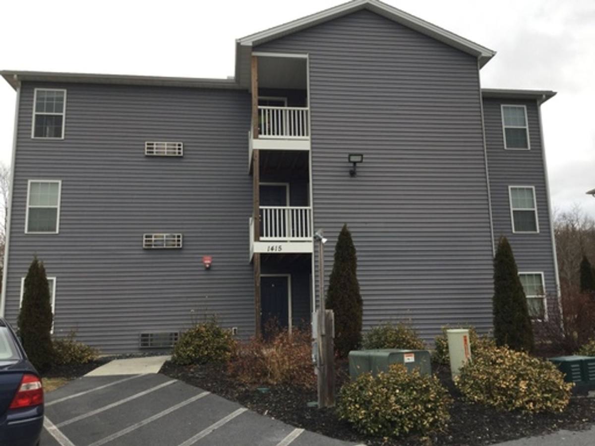 Apartment for rent at 1415 Doron Dr, Chambersburg, PA 17202