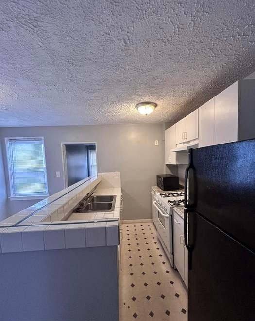 Townhouse for rent at 2851 Edgecombe Circle, Baltimore, MD 21205
