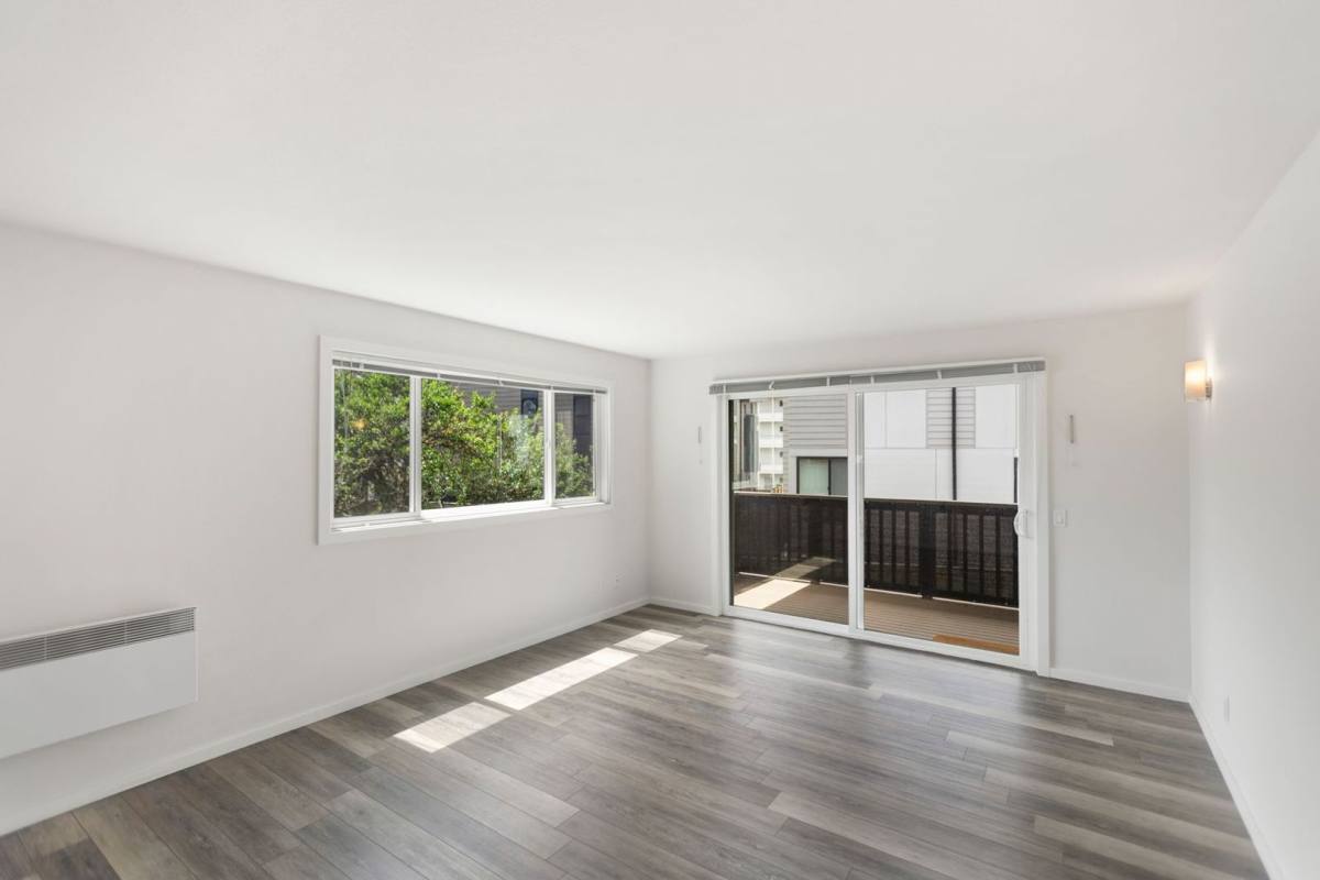 Apartment for rent at 211 3rd St S, Kirkland, WA 98033