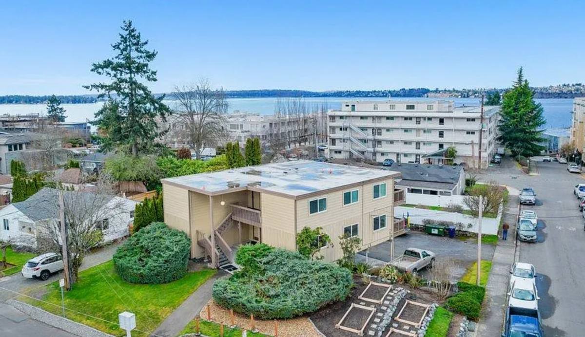 Apartment for rent at 211 3rd St S, Kirkland, WA 98033