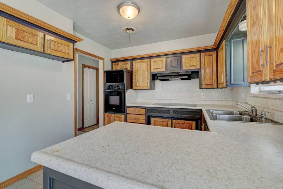 House for rent at 1401 Hampton Dr, Oklahoma City, OK 73115