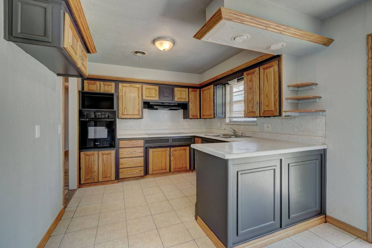 House for rent at 1401 Hampton Dr, Oklahoma City, OK 73115