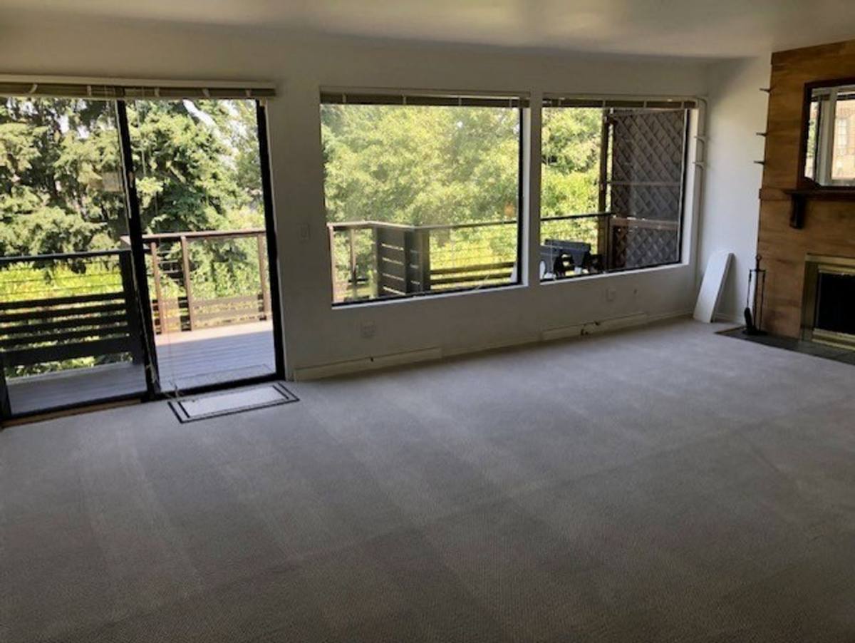 Apartment for rent at 414 Raye St, Seattle, WA 98109