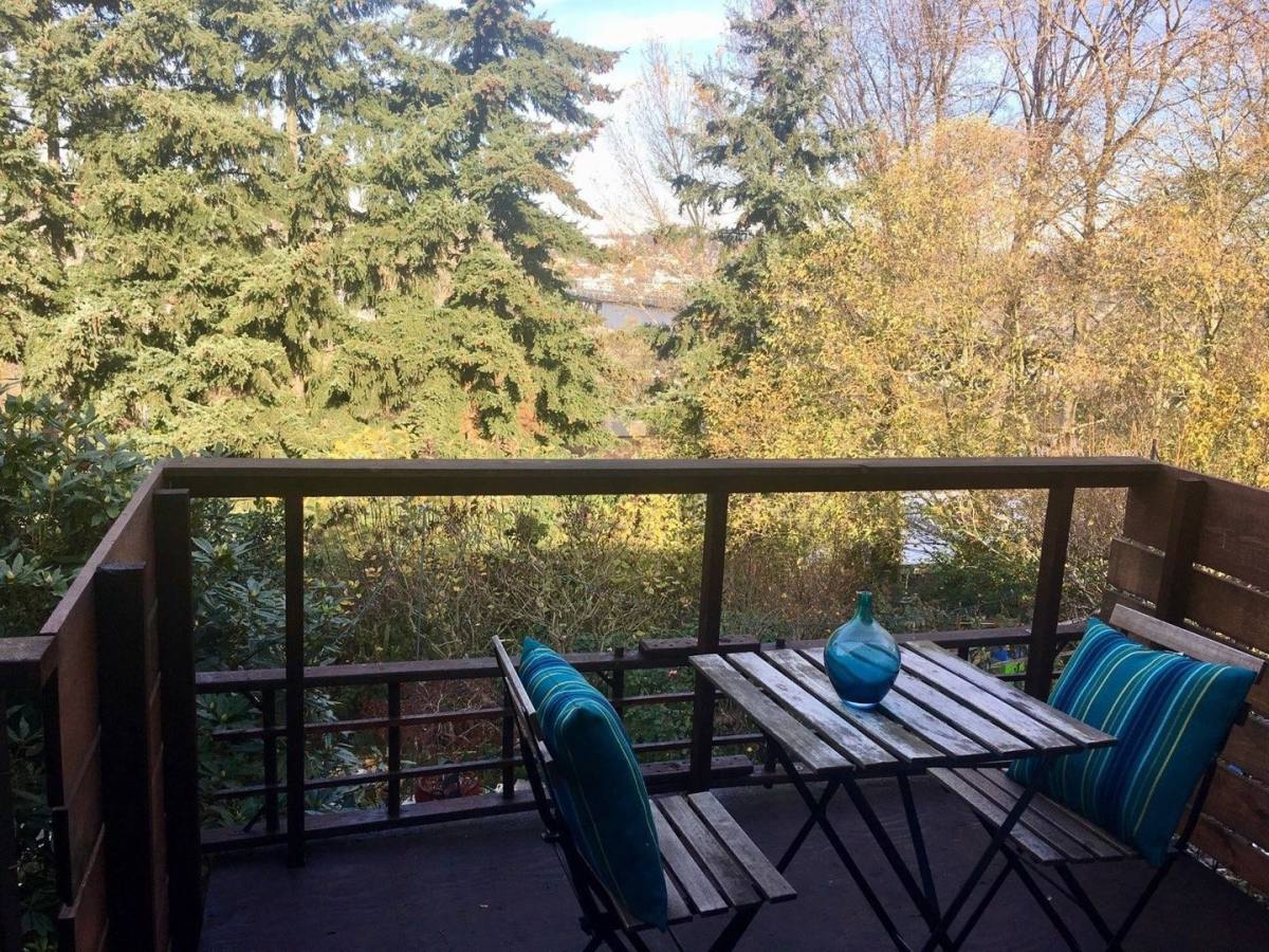 Apartment for rent at 414 Raye St, Seattle, WA 98109