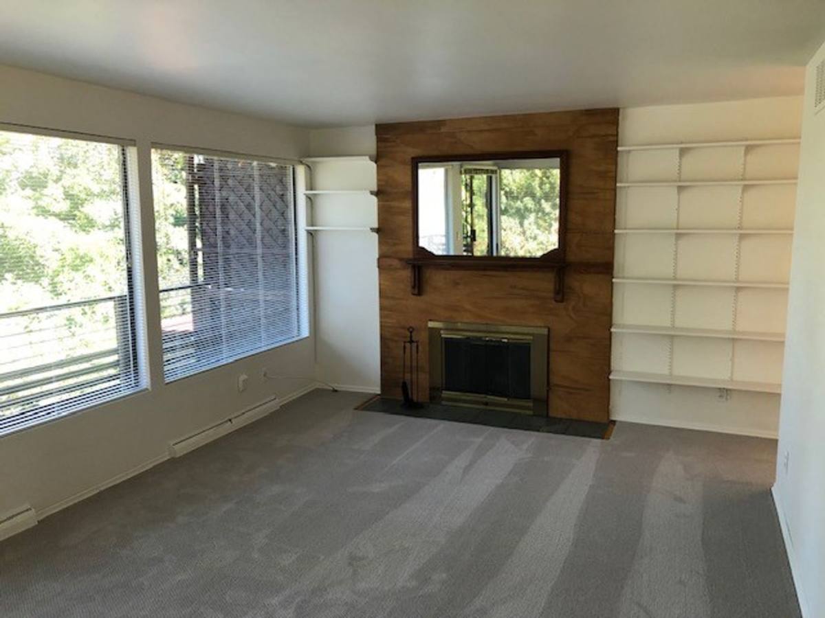 Apartment for rent at 414 Raye St, Seattle, WA 98109
