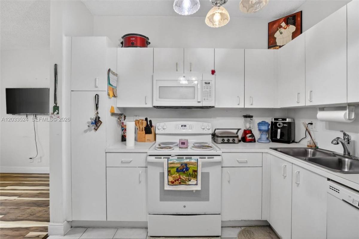 Townhouse for rent at 16853 SW 1st St, Hollywood, FL 33027