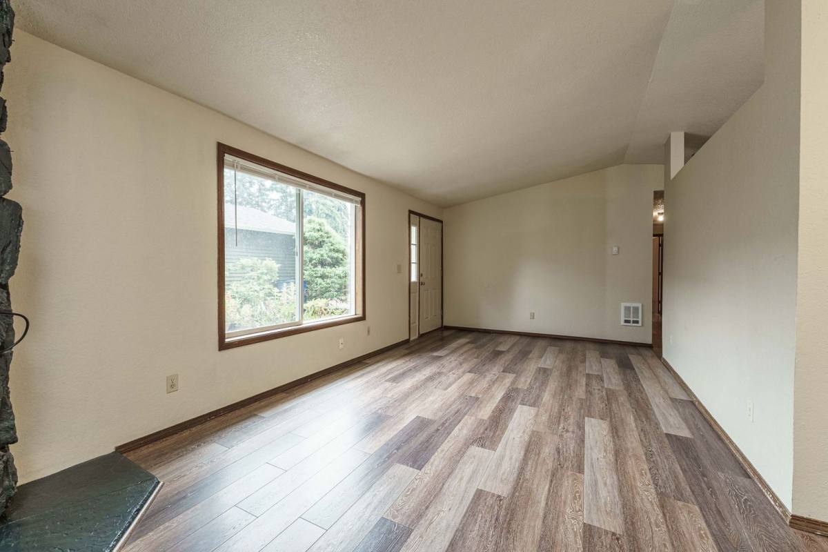 House for rent at 4918 Plomondon St, Vancouver, WA 98661