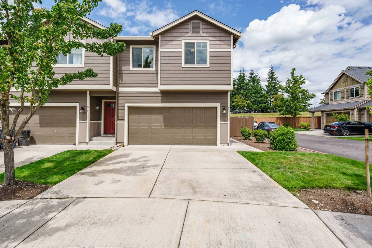 Townhouse for rent at 844 NE 109th Court, Vancouver, WA 98664