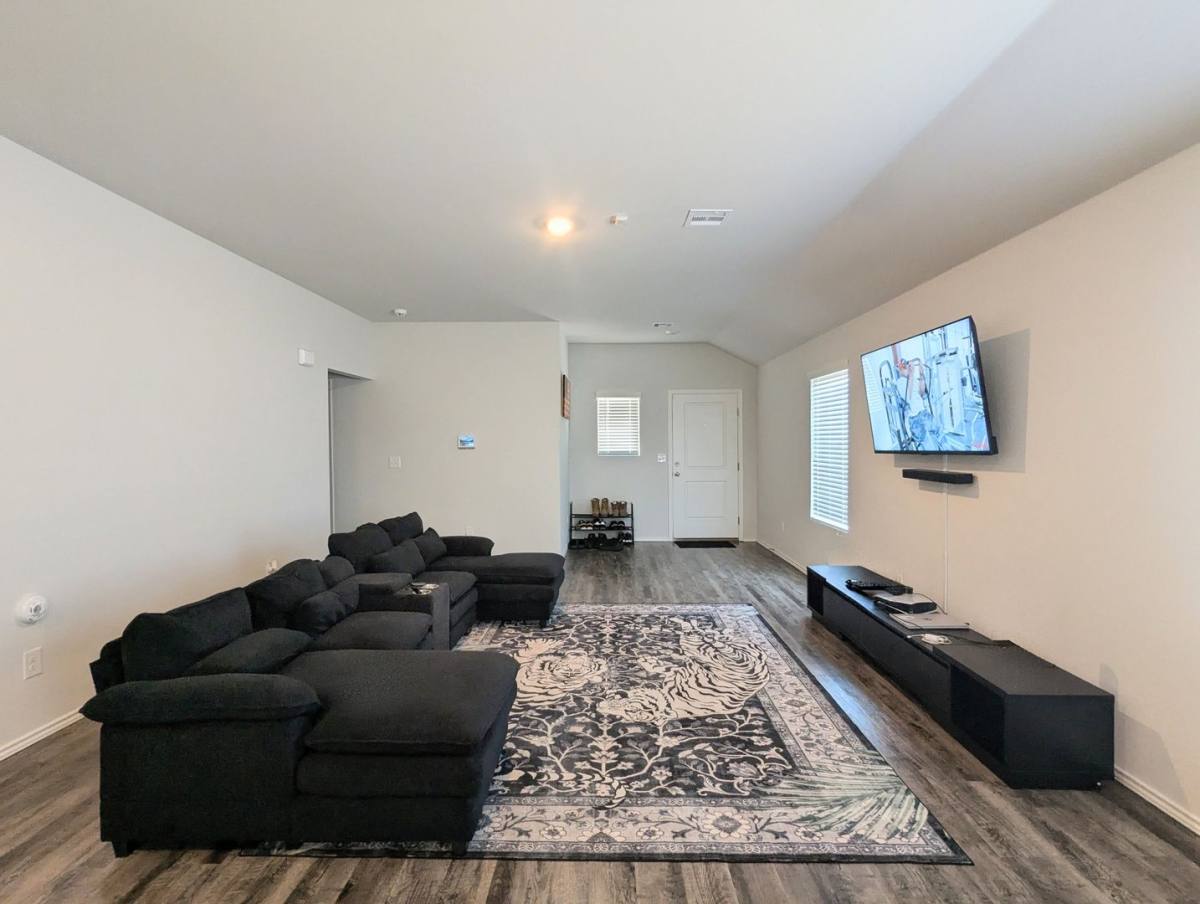 House for rent at 10524 Baled Bermuda Rd, Oklahoma City, OK 73114