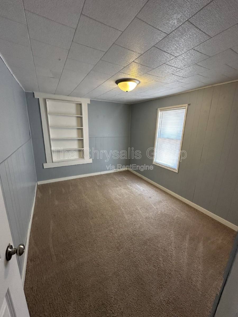 Apartment for rent at 1305 W Jefferson St, Ottawa, IL 61350