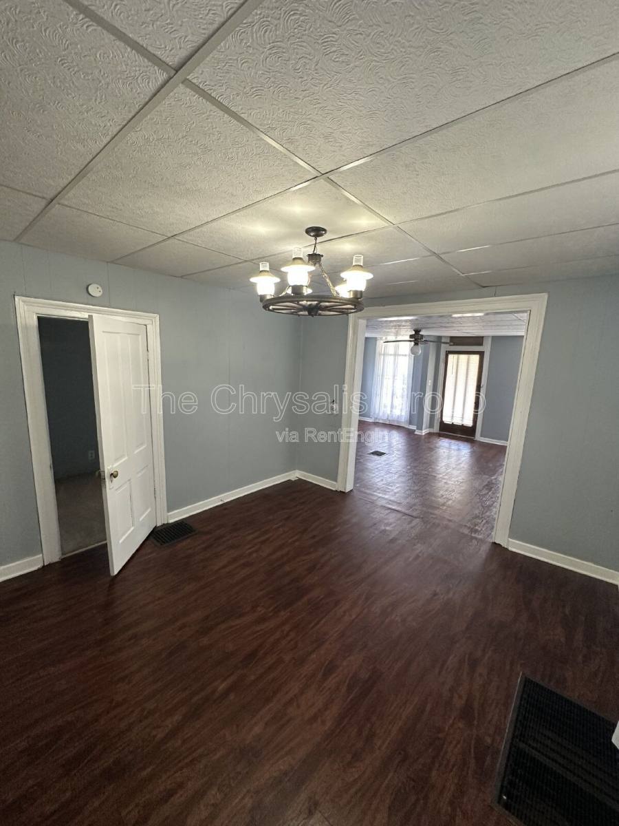 Apartment for rent at 1305 W Jefferson St, Ottawa, IL 61350